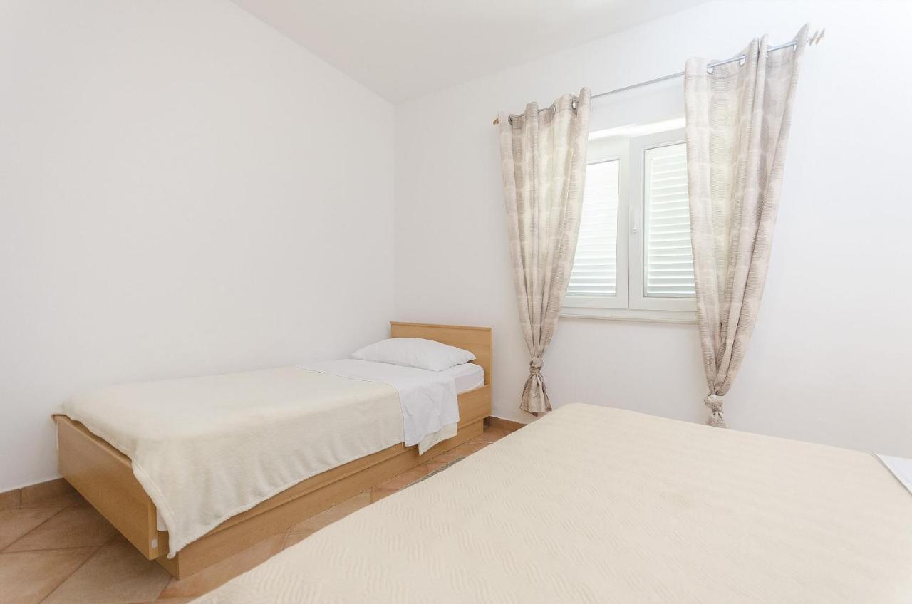 Apartments Karolina فوديس المظهر الخارجي الصورة