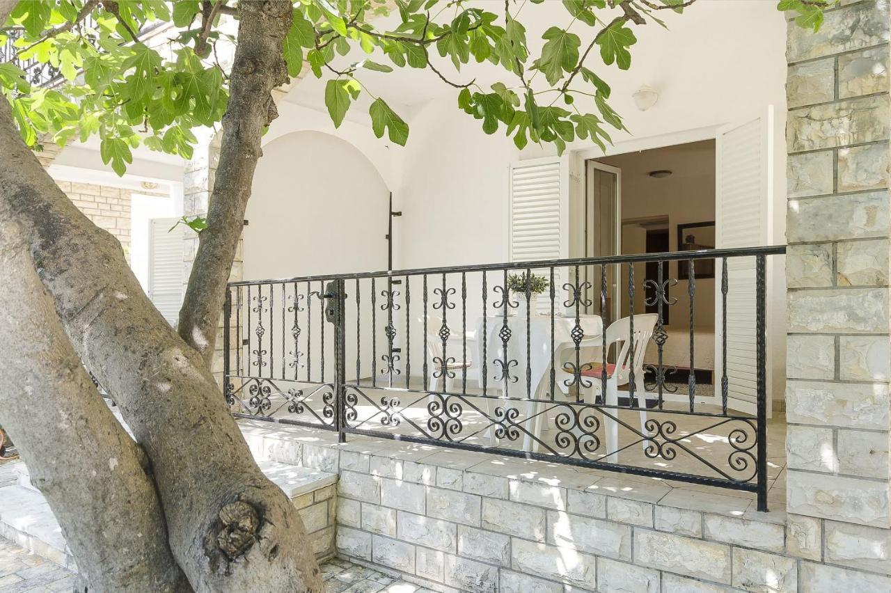 Apartments Karolina فوديس المظهر الخارجي الصورة