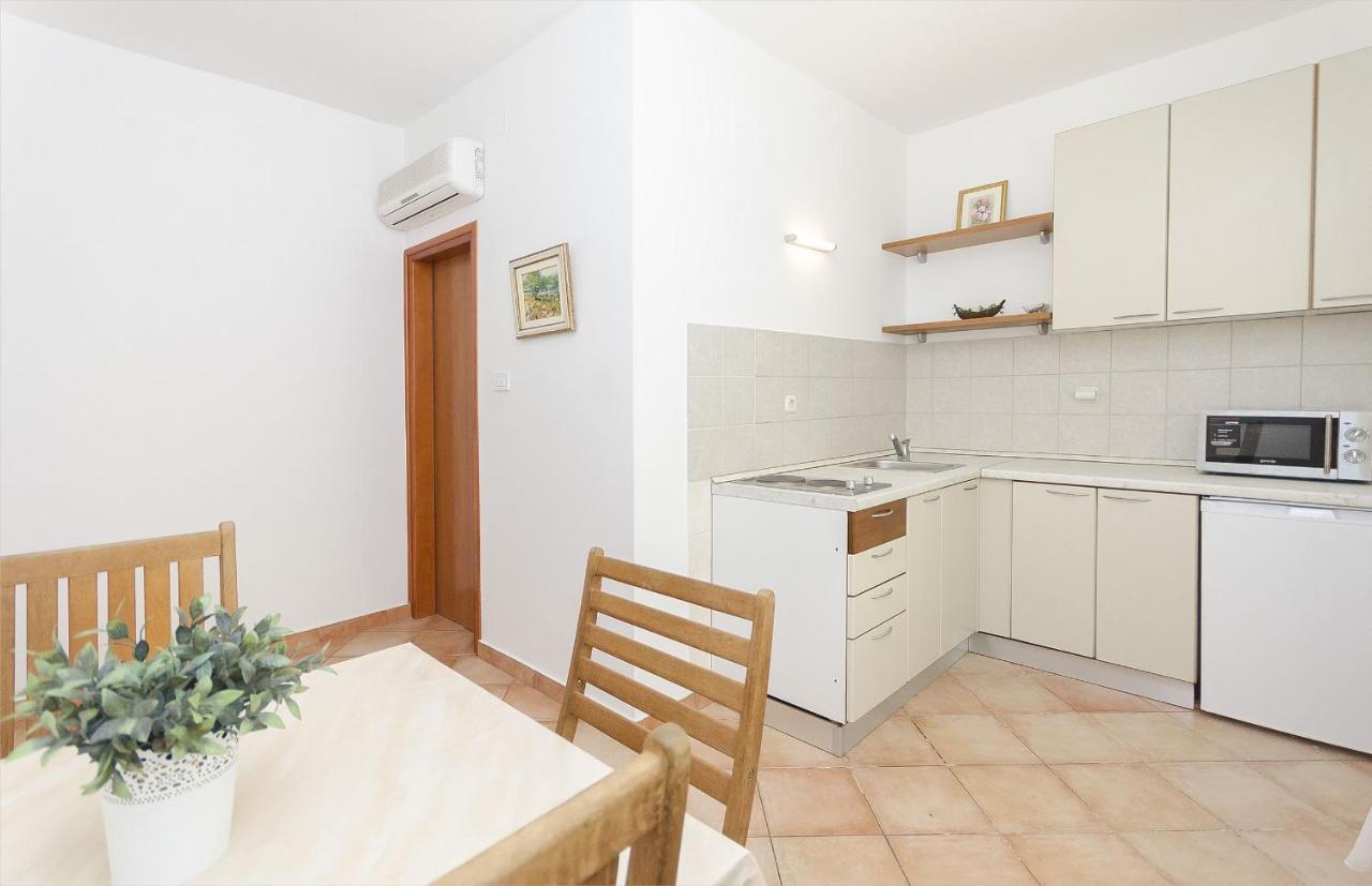 Apartments Karolina فوديس المظهر الخارجي الصورة